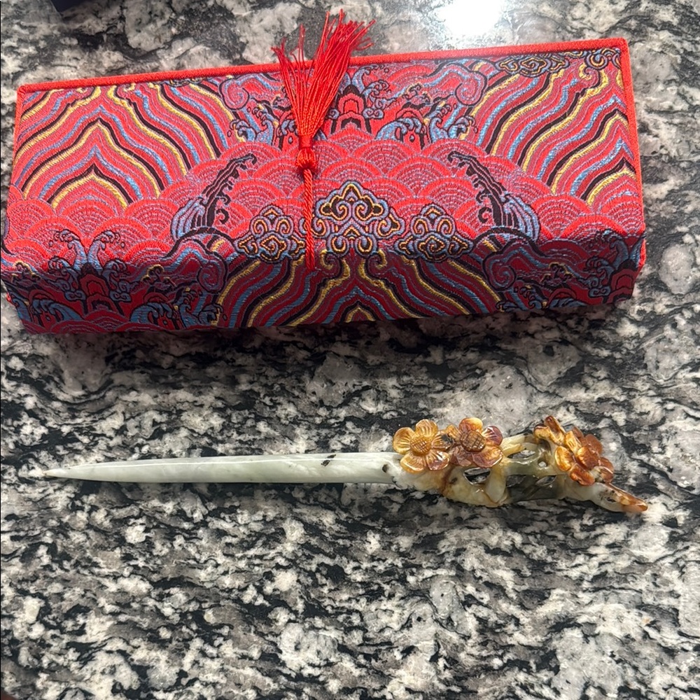 Jade Hair Pin with Floral Carving